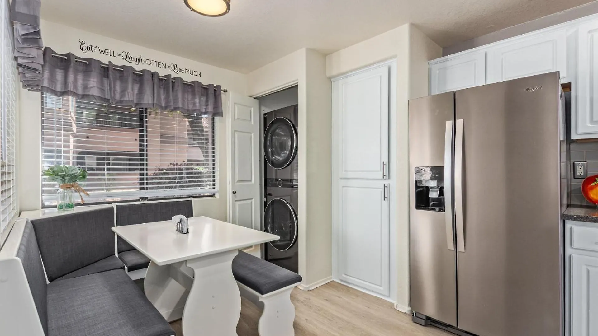 公寓 Stunning 3 Bedroom In The Heart Of 斯科茨